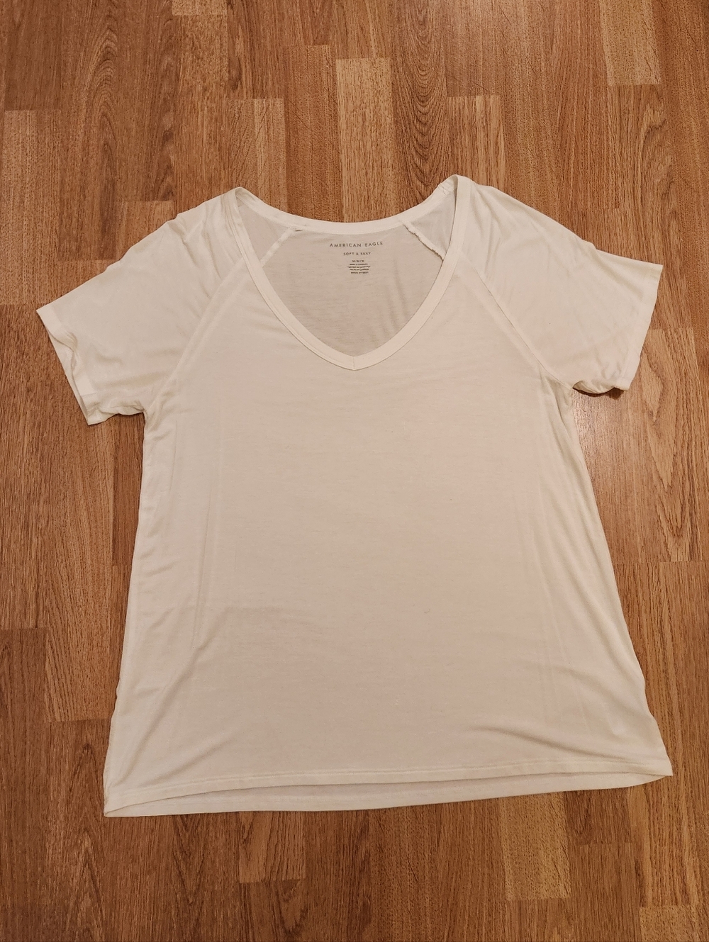 American Eagle Soft & Sexy V-Neck Short Sleeve Tee White Medium
